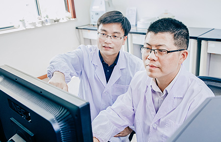 致力于為全球客戶提供全方位系統(tǒng)解決方案，成為他們最值得信賴的合作伙伴。